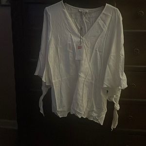 Beautiful linen blouse , off white/beige in color, NWT, size XL